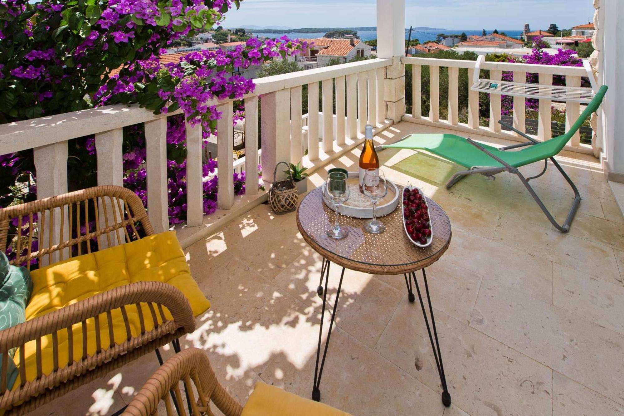 Apartments Juric Хвар Экстерьер фото