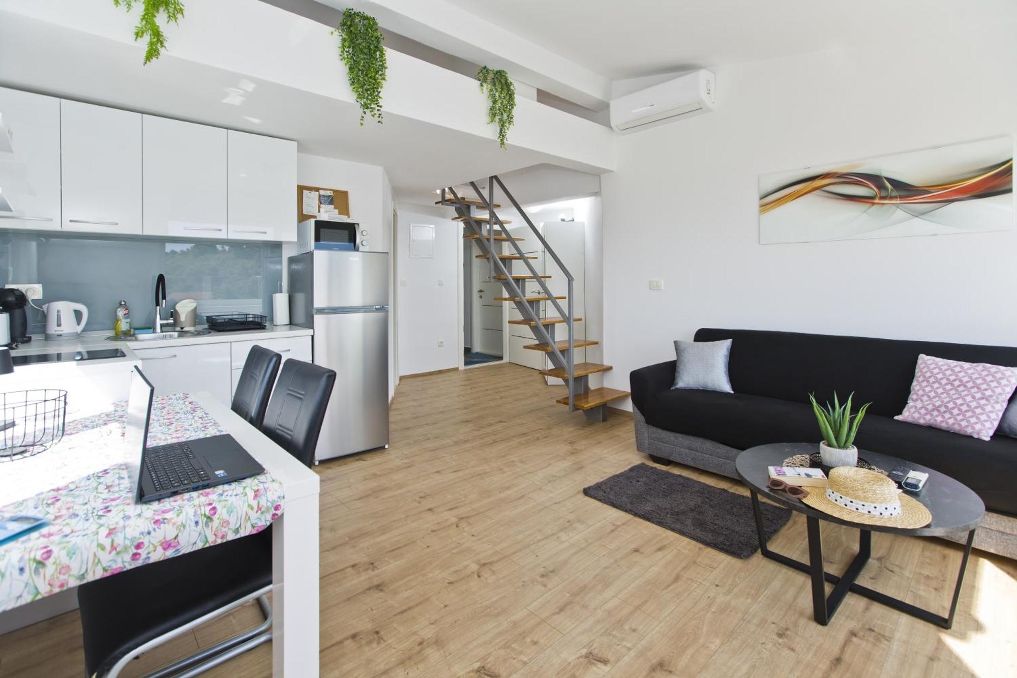 Apartments Juric Хвар Экстерьер фото