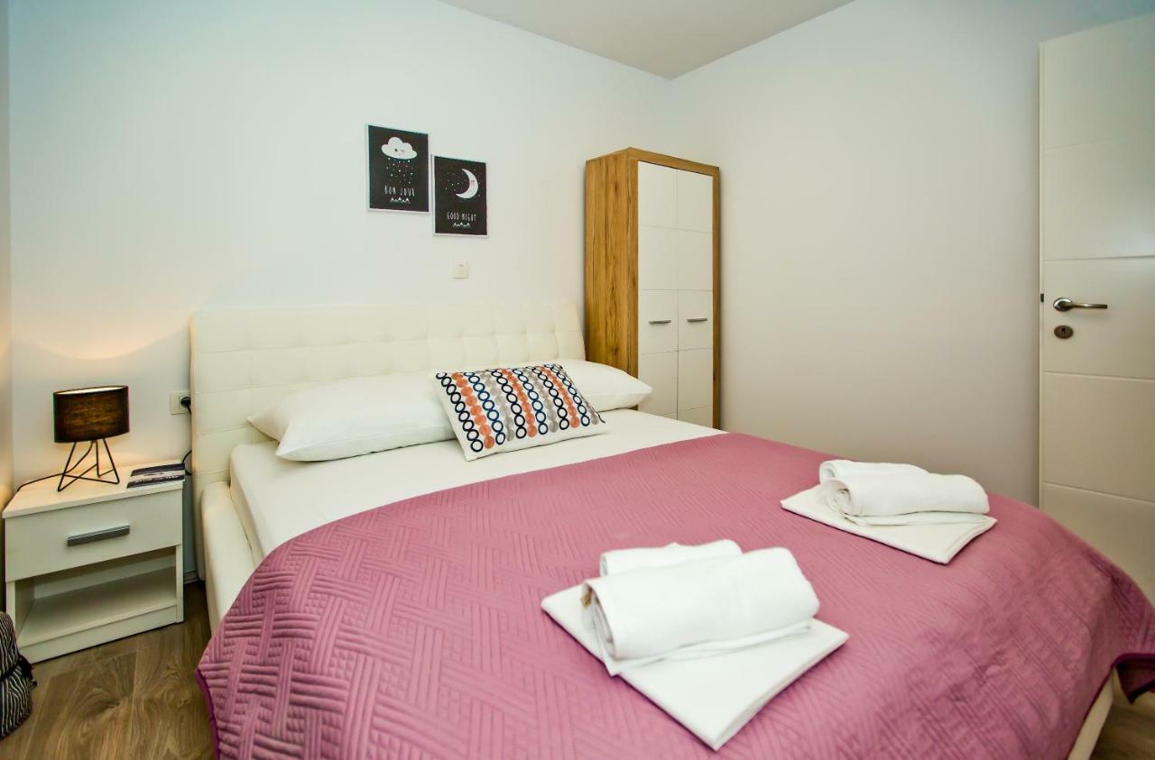 Apartments Juric Хвар Экстерьер фото